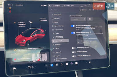 Седан Tesla Model 3 2020 в 