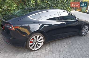 Седан Tesla Model 3 2019 в Луцке