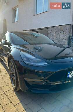 Седан Tesla Model 3 2021 в 