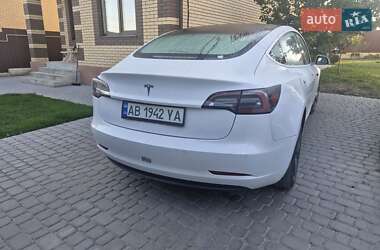 Седан Tesla Model 3 2020 в 