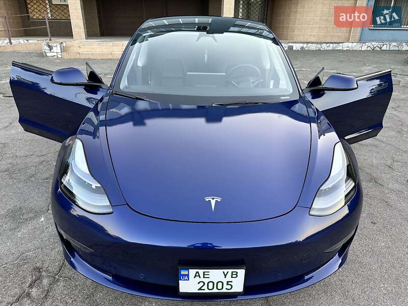 Седан Tesla Model 3 2022 в Дніпрі
