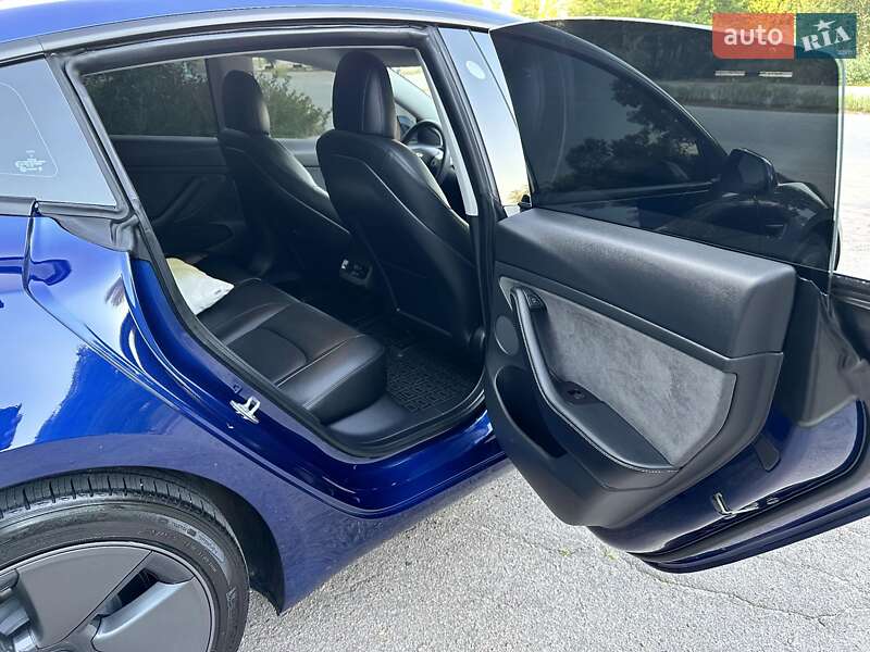 Седан Tesla Model 3 2022 в Дніпрі