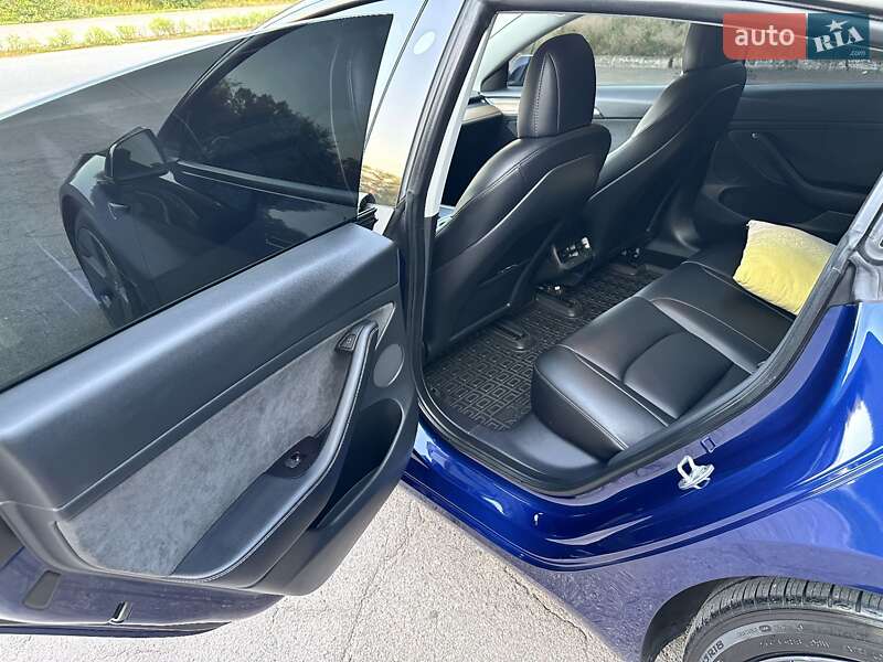 Седан Tesla Model 3 2022 в Дніпрі