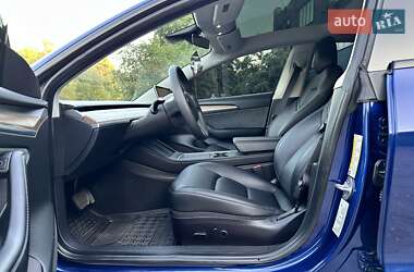 Седан Tesla Model 3 2022 в 