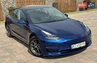 Седан Tesla Model 3 2021 в Івано-Франківську