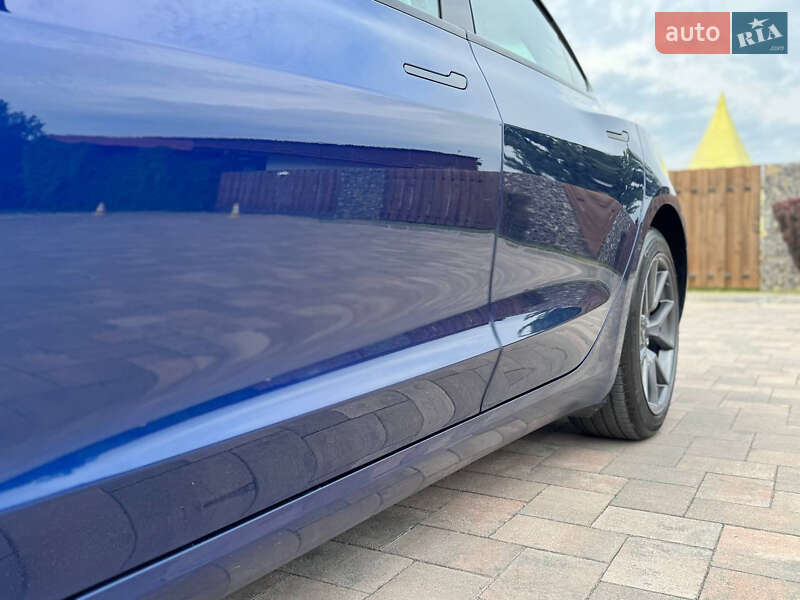 Седан Tesla Model 3 2021 в Івано-Франківську