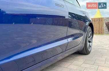 Седан Tesla Model 3 2021 в 