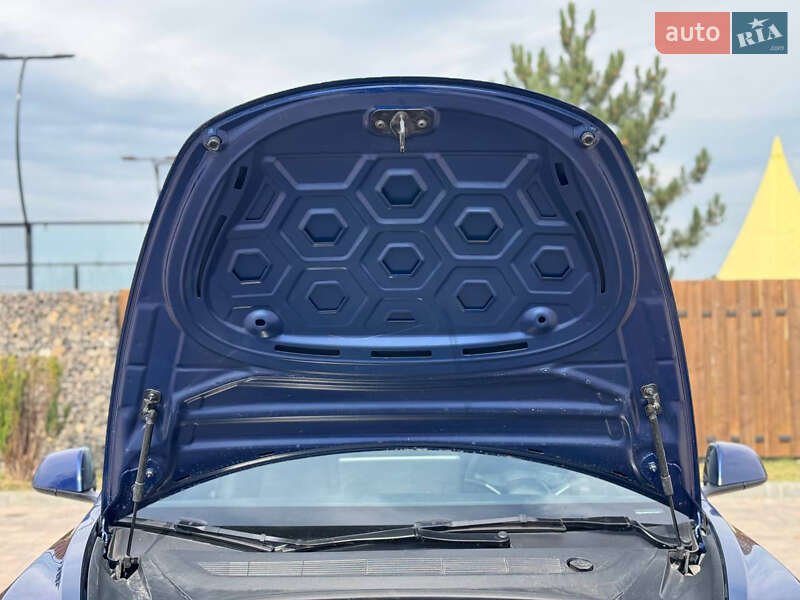 Седан Tesla Model 3 2021 в Івано-Франківську