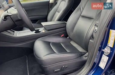Седан Tesla Model 3 2021 в 