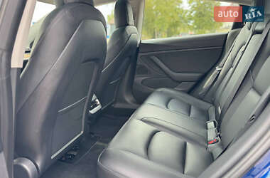 Седан Tesla Model 3 2021 в 