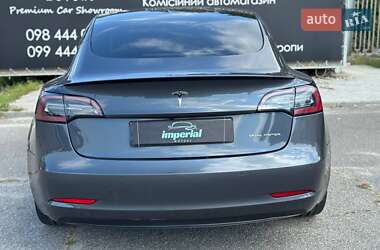 Седан Tesla Model 3 2021 в 