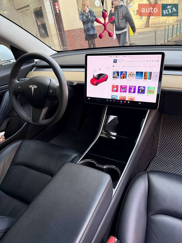 Седан Tesla Model 3 2020 в Харькове