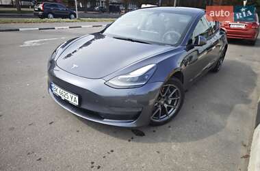 Седан Tesla Model 3 2021 в Ровно