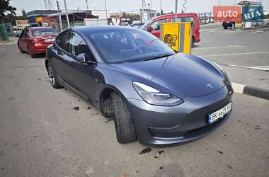 Седан Tesla Model 3 2021 в 