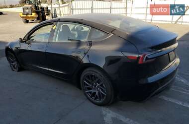 Седан Tesla Model 3 2025 в 