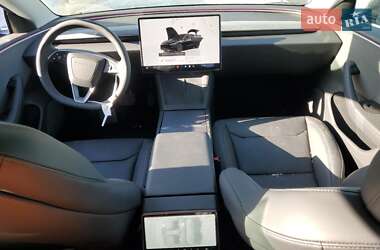 Седан Tesla Model 3 2025 в 