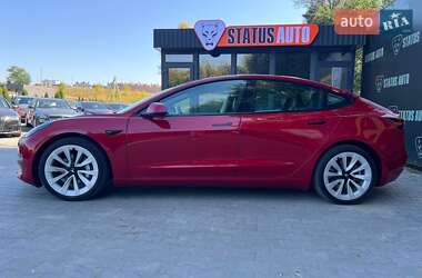 Седан Tesla Model 3 2022 в 