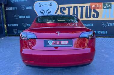 Седан Tesla Model 3 2022 в 