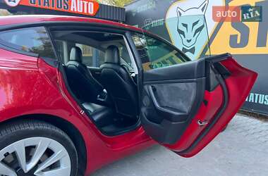 Седан Tesla Model 3 2022 в 