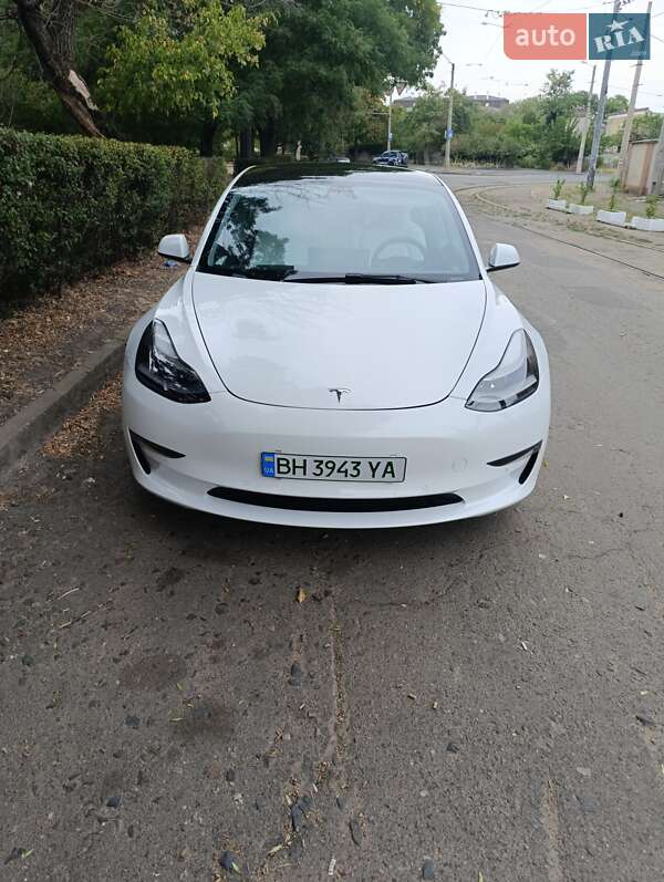 Седан Tesla Model 3 2021 в Одессе