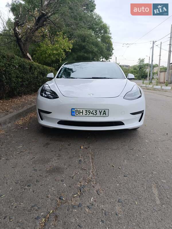 Седан Tesla Model 3 2021 в Одессе