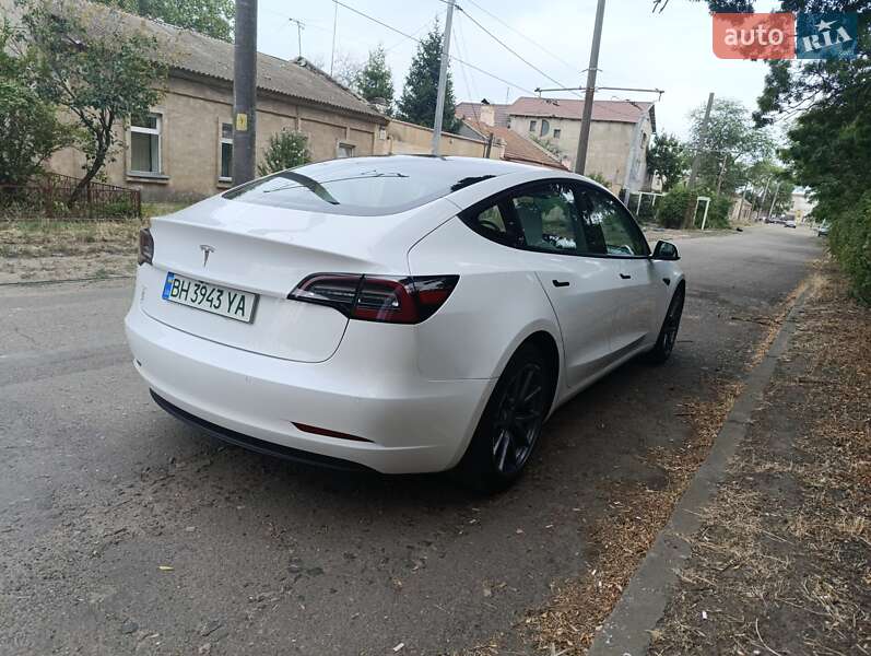 Седан Tesla Model 3 2021 в Одессе