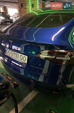 Седан Tesla Model 3 2022 в 