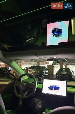 Седан Tesla Model 3 2022 в 