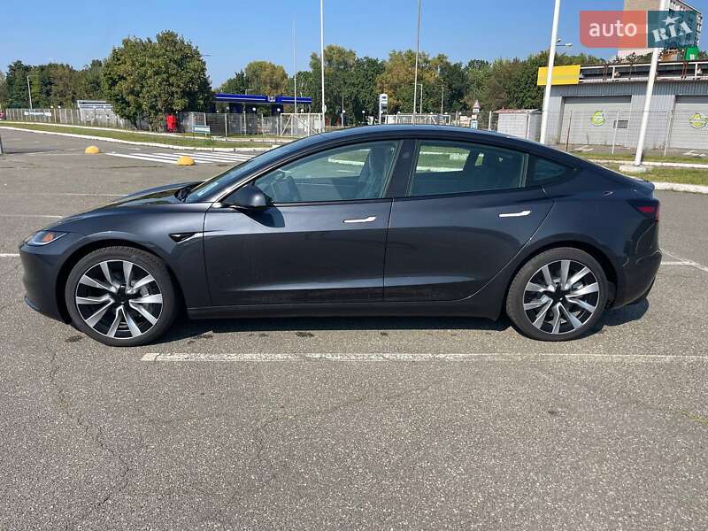 Седан Tesla Model 3 2024 в Киеве