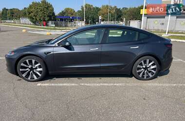 Седан Tesla Model 3 2024 в 