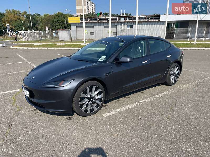 Седан Tesla Model 3 2024 в Киеве