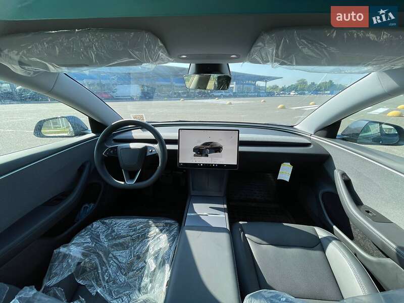 Седан Tesla Model 3 2024 в Киеве