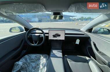 Седан Tesla Model 3 2024 в 