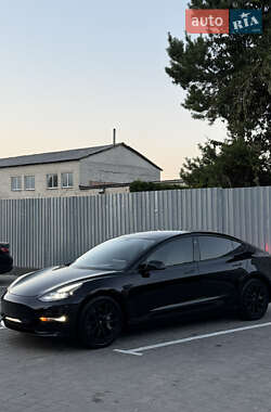Седан Tesla Model 3 2021 в 