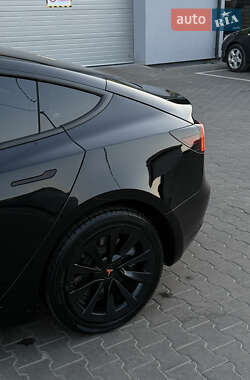 Седан Tesla Model 3 2021 в 