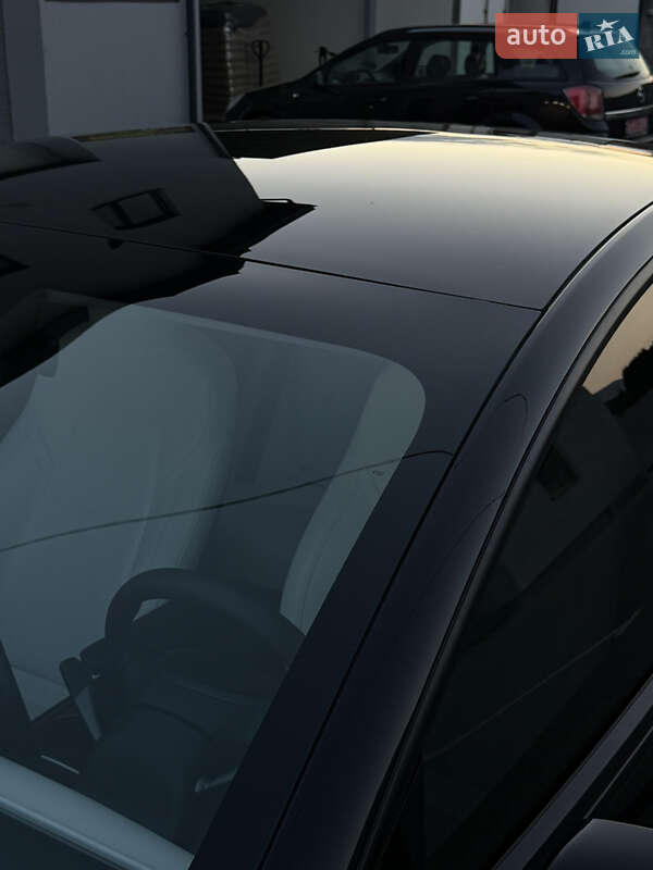 Седан Tesla Model 3 2021 в Луцке