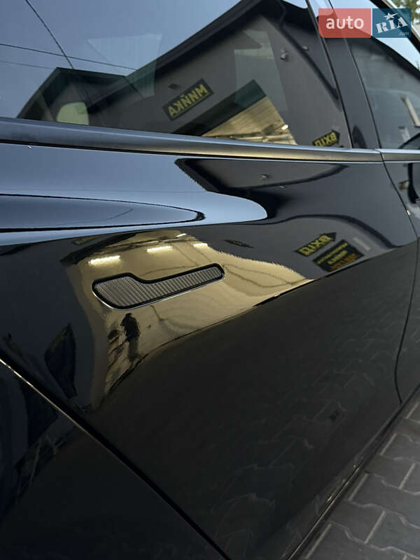 Седан Tesla Model 3 2021 в Луцке