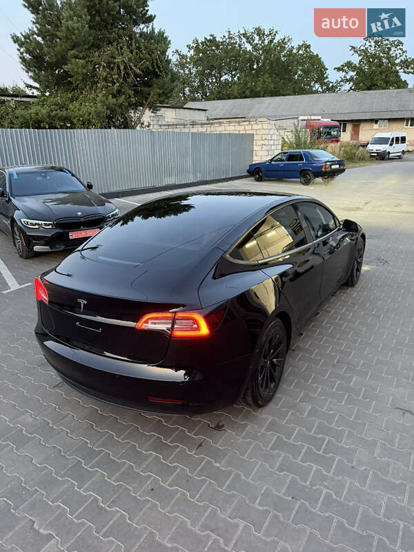 Седан Tesla Model 3 2021 в Луцке