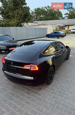 Седан Tesla Model 3 2021 в 