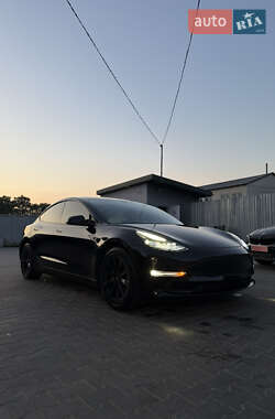 Седан Tesla Model 3 2021 в 