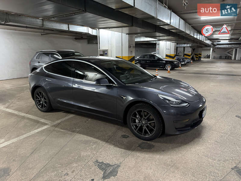 Tesla Model 3 2019