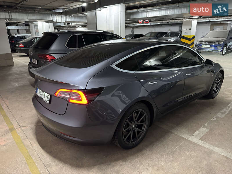 Седан Tesla Model 3 2019 в Полтаве