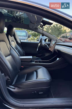 Седан Tesla Model 3 2019 в 