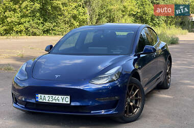 Седан Tesla Model 3 2021 в Киеве
