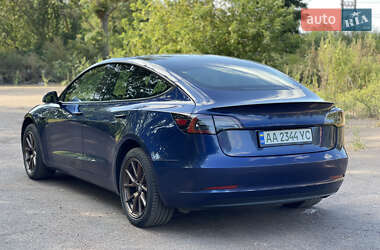 Седан Tesla Model 3 2021 в 
