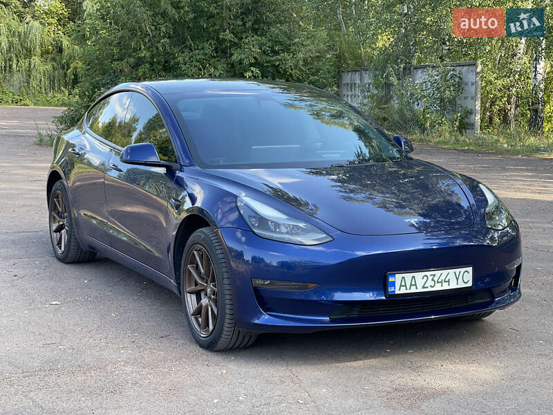 Седан Tesla Model 3 2021 в Києві