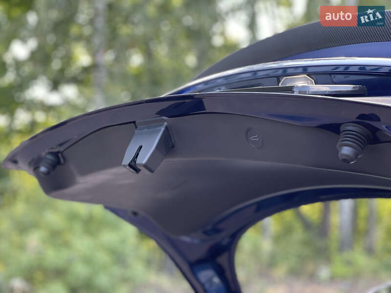 Седан Tesla Model 3 2021 в Киеве
