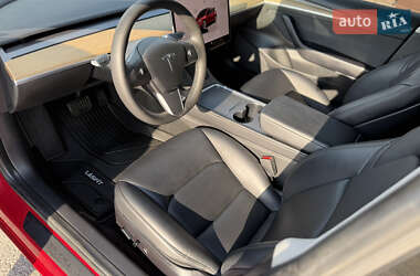 Седан Tesla Model 3 2022 в 