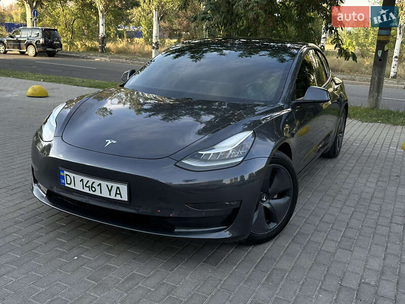 Tesla Model 3 2018