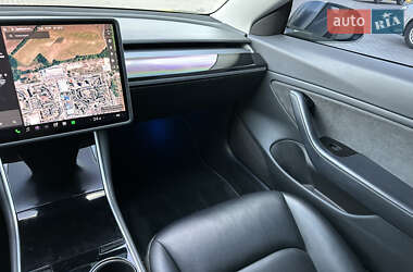 Седан Tesla Model 3 2018 в 